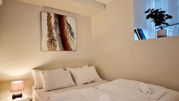 1 bedroom, iron/ironing board, travel crib, WiFi