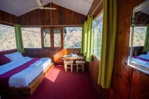 Basic Double Room, Balcony, Mountain View