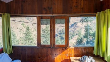 Basic Double Room, Balcony, Mountain View