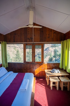 Basic Double Room, Balcony, Mountain View