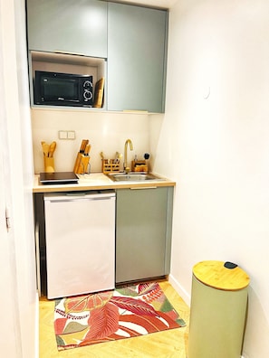 Microwave, stovetop