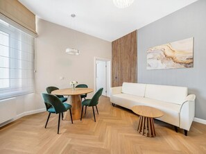 Luxury Apartment, Courtyard View | In-room safe, blackout drapes, free WiFi
