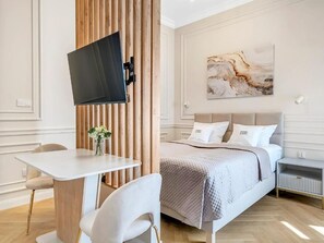 Zimmersafe, Verdunkelungsvorhänge, kostenloses WLAN