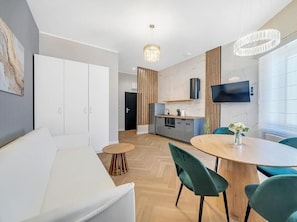 Apartament de luxe, vistes al pati | Caixa forta a l'habitació, cortines opaques i wifi gratuïta