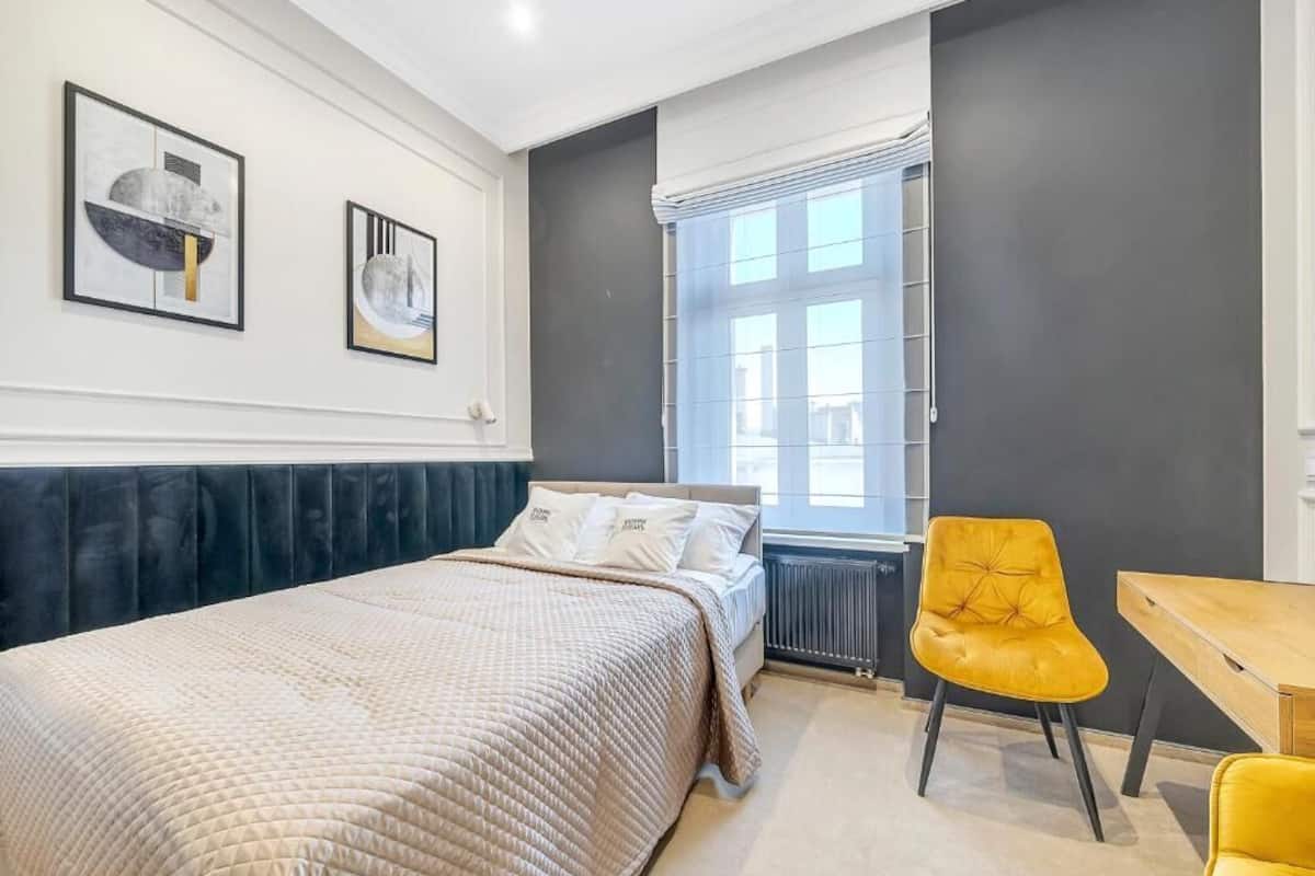 Habitación Deluxe doble, vistas al patio | Caja fuerte, cortinas opacas, wifi gratis