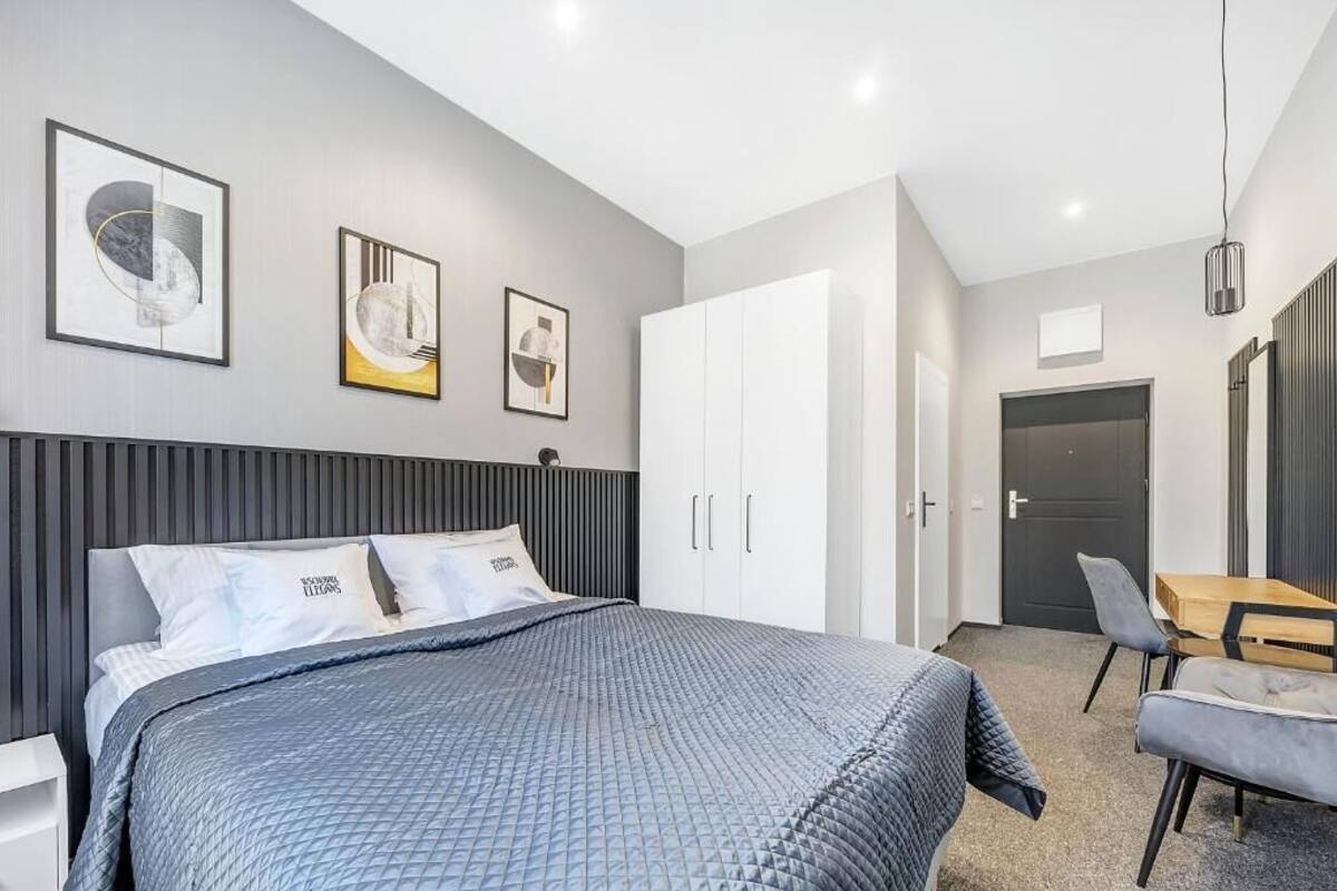 In-room safe, blackout curtains, free WiFi