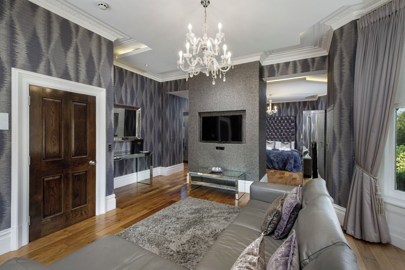 Luxury Apartment | Living area | Flat-screen TV