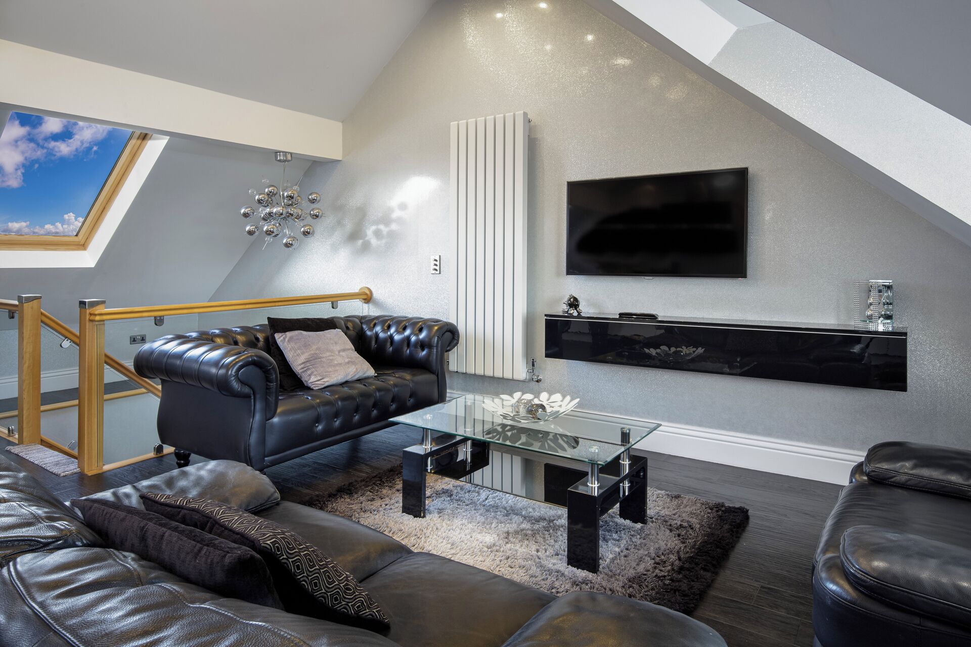 Luxury Penthouse | Living area | Flat-screen TV