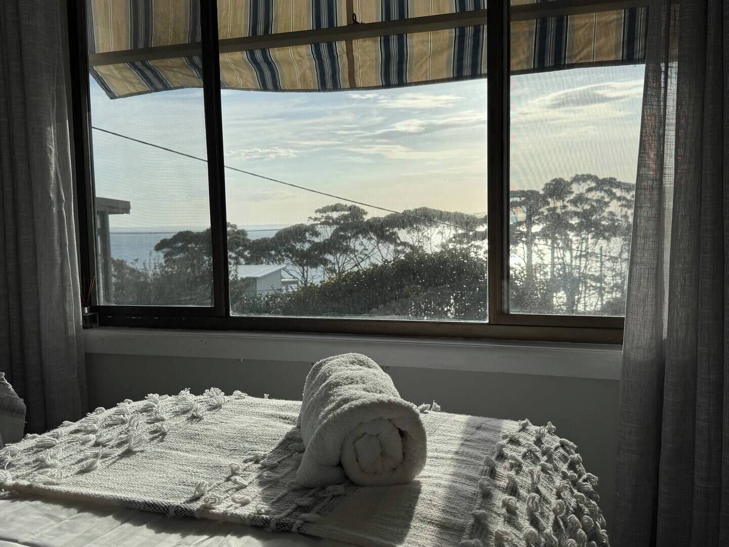 4 habitaciones, tabla de planchar con plancha, wifi y ropa de cama 