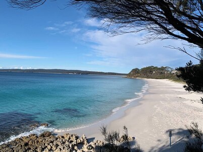 Banyandah - Hyams Beach: Spa, Wifi, Linen, Pet Friendly