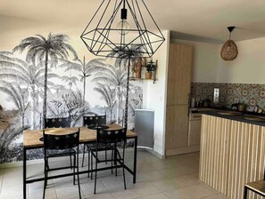 Dining - Spacious, terrace, parking (La Ciotat)