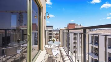 Standard Apartment, Sea View | City view