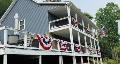 Welcome to Blue Pearl! Lakeview Retreat Steps from Sugar Hollow Marina.