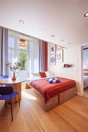 2 chambres, fer et planche à repasser, Wi-Fi, draps fournis