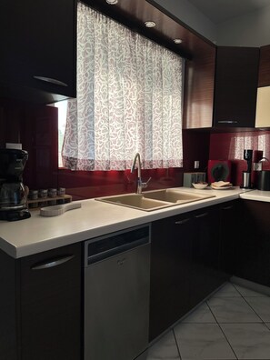 House, Garden View | Private kitchen | Espresso maker, coffee/tea maker, electric kettle, toaster