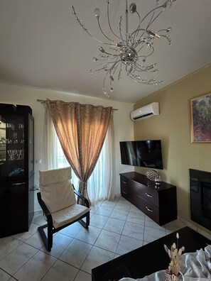 House, Garden View | Living area
