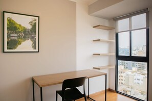 House | 2 bedrooms, desk, Internet - w Inviting 2BR w Balcony in Miraflores (Lima)