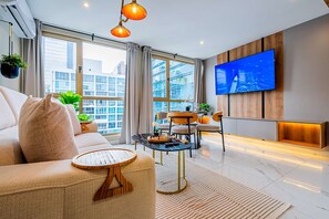 Apartment | 1 bedroom, Internet - w Stylish 1BR in the Heart of Obarrio (Panama City)