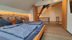 Departamento | 5 habitaciones, tabla de planchar con plancha y ropa de cama