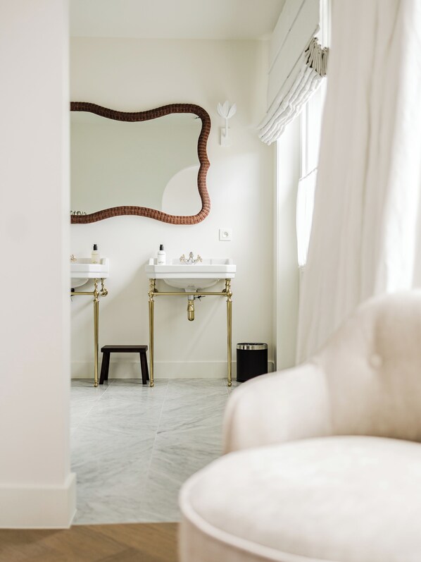 Deluxe Double Room, City View | Bathroom | Shower, hair dryer, towels, soap