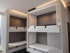 アイロン / アイロン台、WiFi、ベッドシーツ
