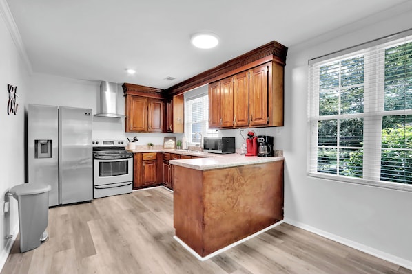 Mikrowelle, Ofen, Herdplatte, GeschirrspĂŒler