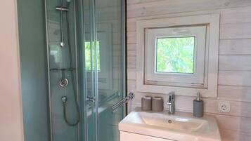 Shower, eco-friendly toiletries, hair dryer
