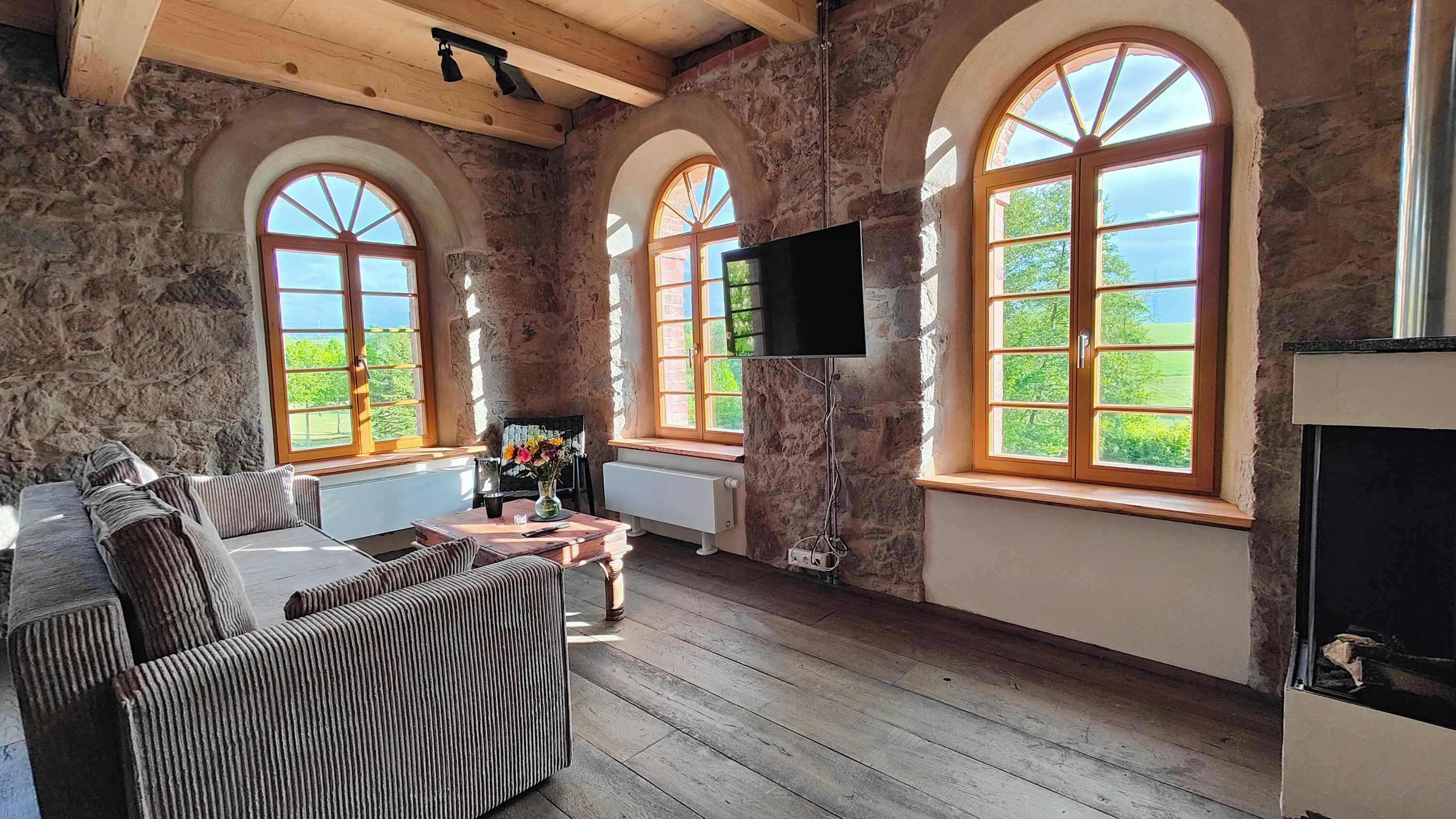 TV, fireplace, offices