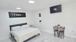 1 bedroom, iron/ironing board, Internet, bed sheets