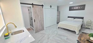 1 bedroom, iron/ironing board, Internet, bed sheets