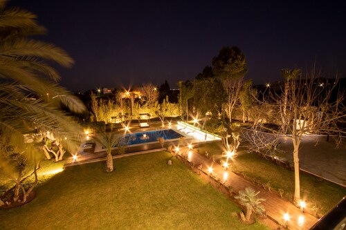 Sumptuous family villa in Fez with large garden and private pool