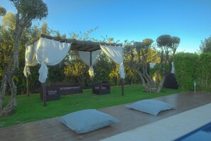 Property grounds - Sumptuous family villa in Fez with large garden and private pool (Oulad tayeb)