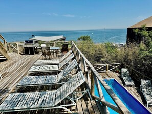 屋外ダイニングエリア