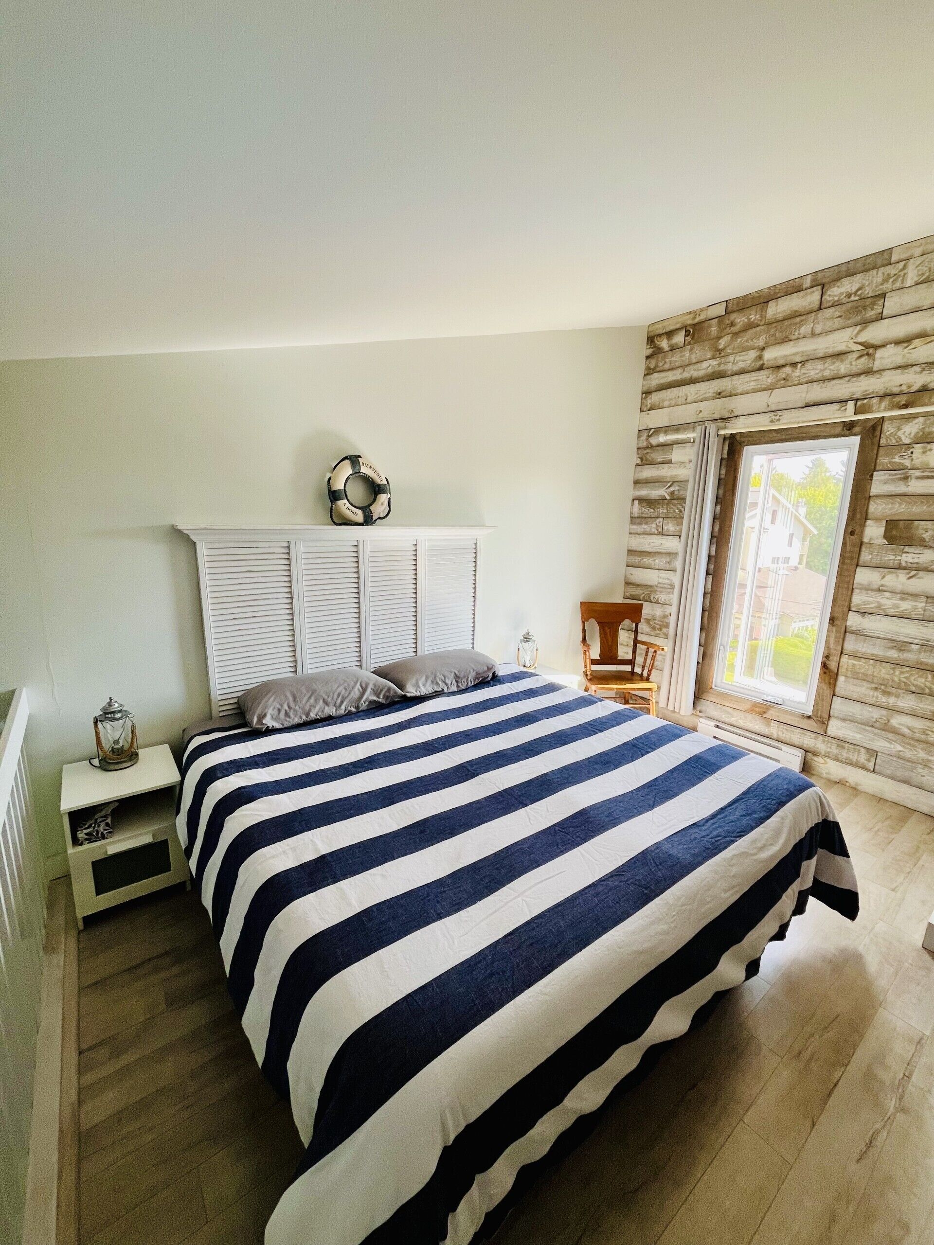 1 غرفة نوم ومكواة/لوح كي وواي فاي مجانًا وملاءات أسرّة