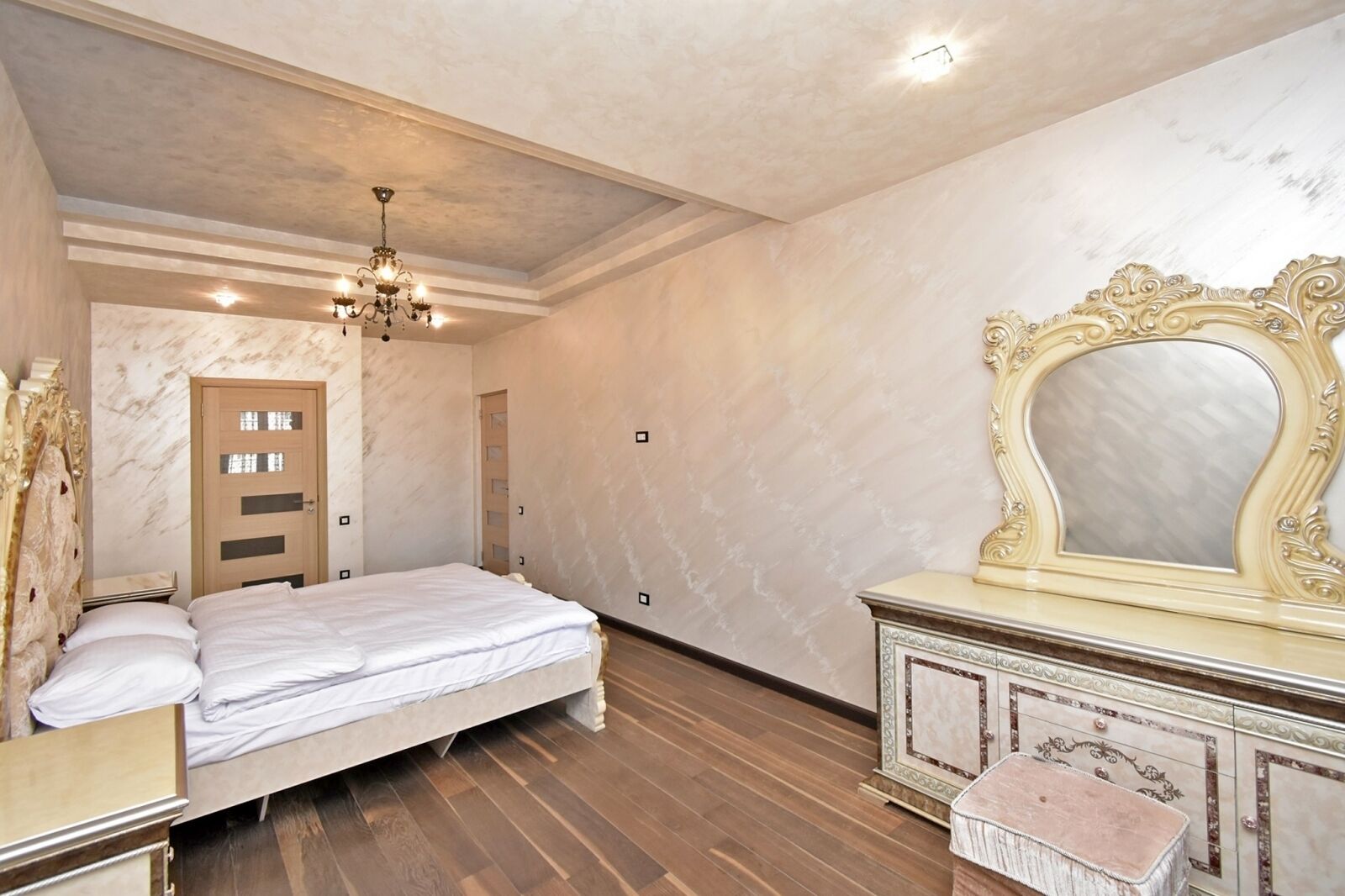 Deluxe Apartment, 2 Bedrooms | Blackout curtains, iron/ironing board, free WiFi