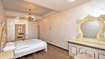 Deluxe Apartment, 2 Bedrooms | Blackout drapes, iron/ironing board, free WiFi