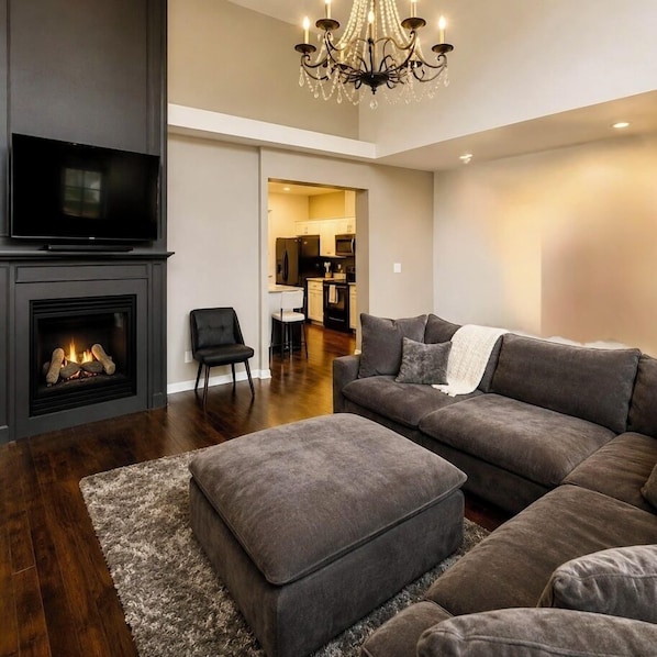 Smart TV, fireplace, offices, computer monitors