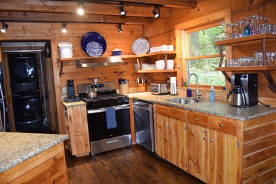 New Listing! Rustic Cabin in the Laurels, in town, pet-friendly
