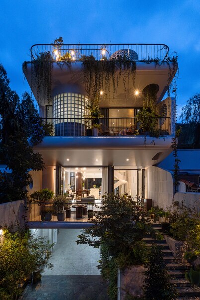 ZENVIRA Pool Villa Nha Trang – Hồ bơi riêng & vườn xanh 650m²