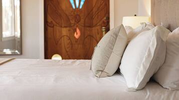 6 bedrooms, iron/ironing board, free WiFi, bed sheets