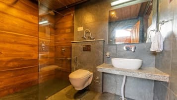 Deluxe Room, Balcony, Mountain View | Bathroom | Free toiletries, hair dryer, slippers, soap