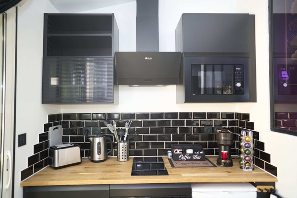 Microonde, forno, piano cottura, lavastoviglie