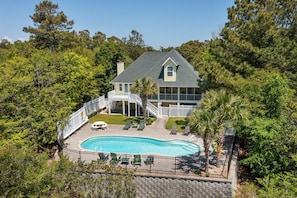 A heated pool - Oceanside Interior Home,Private Pool,Golf Cart,Beach Access,in Spinnaker's Reach (Emerald Isle)