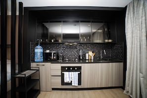 Microondas, horno y parrilla de estufa
