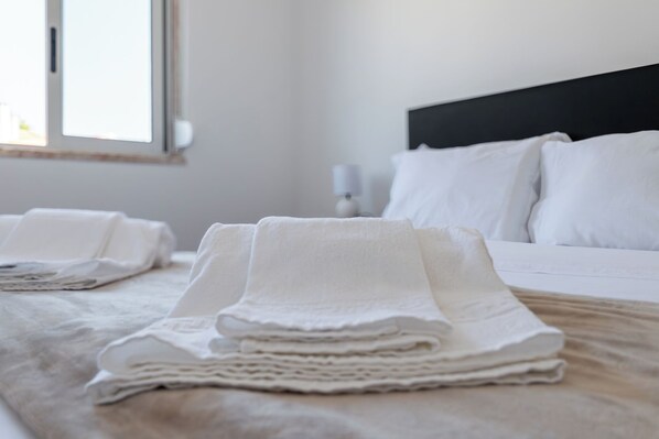 2 chambres, fer et planche à repasser, Wi-Fi gratuit, draps fournis