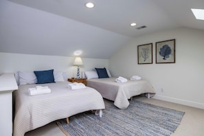 House, Multiple Beds, Balcony, Ocean View (111 Cardinal Crest)