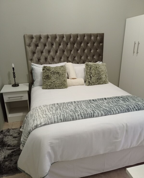 1 bedroom, iron/ironing board, WiFi, bed sheets