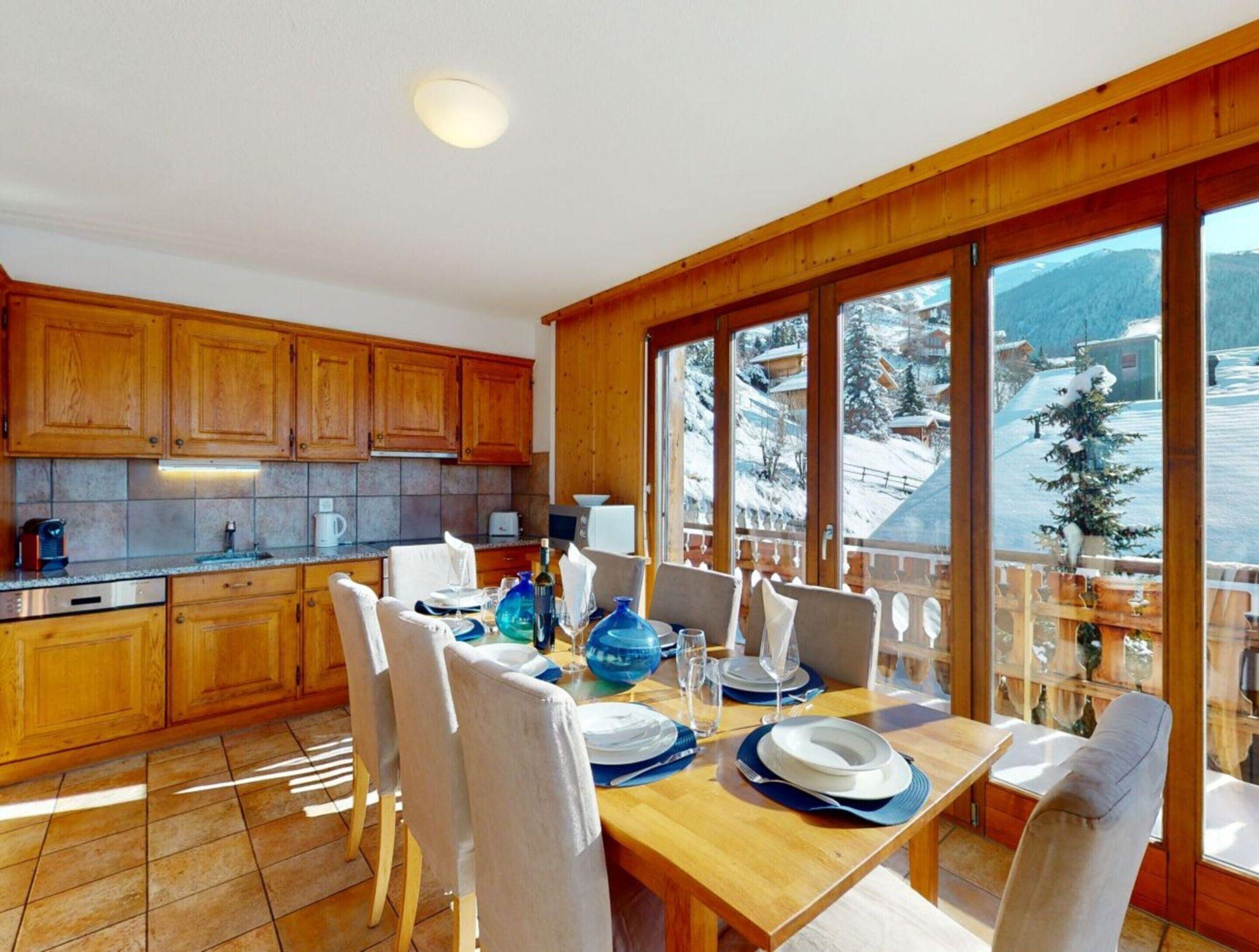 Apartment | Dining