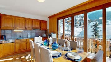Apartment | Dining