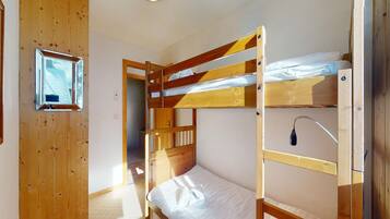 Apartment | 3 bedrooms, individually furnished